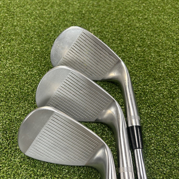 Titleist TSR2 Golf Package Set - Ex Demo